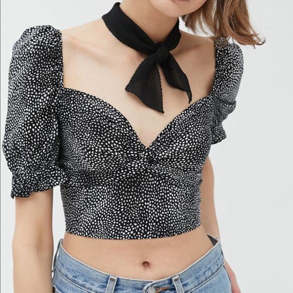 Urban Outfitters Twist Front Puff Sleeve Blouse Size Large - Picture 1 of 12